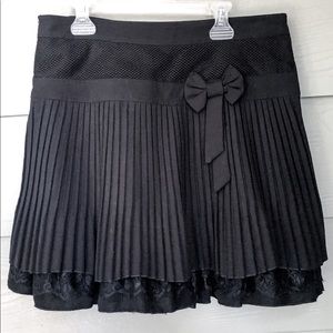 MENGKE Pleated Black Mini Skirt
